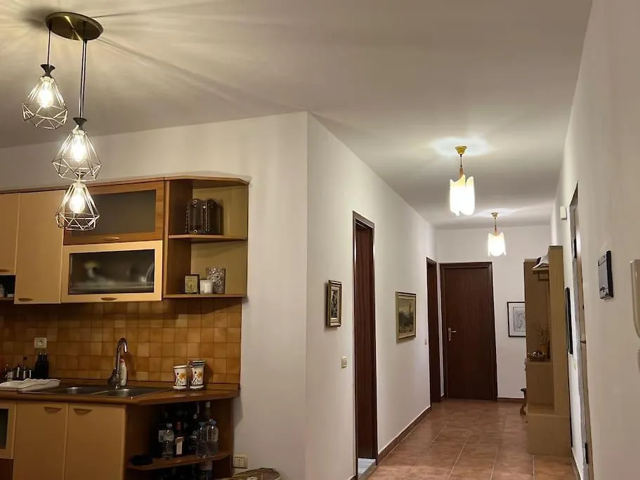 Doris Sea View Apartment Golem