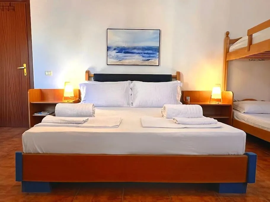 Doris Sea View Apartment Golem